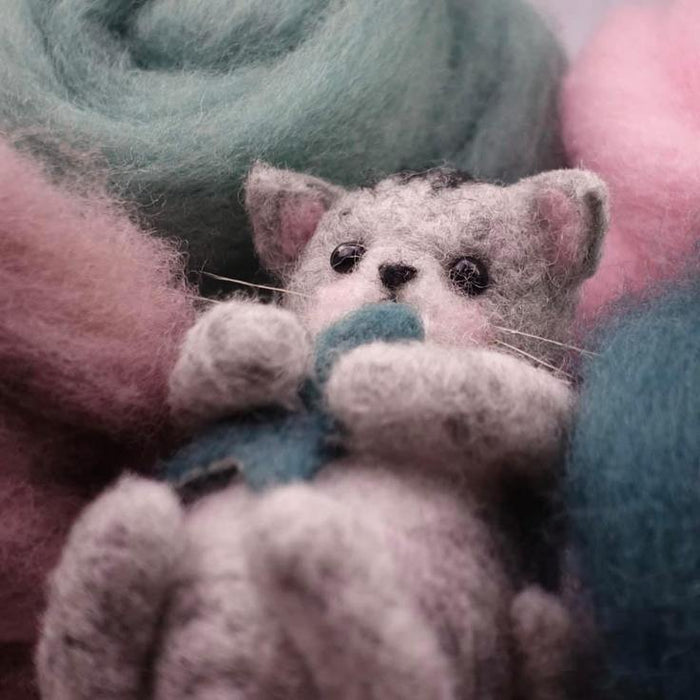 The Crafty Kit Company - Cute Kitties - Needle Felting Kit